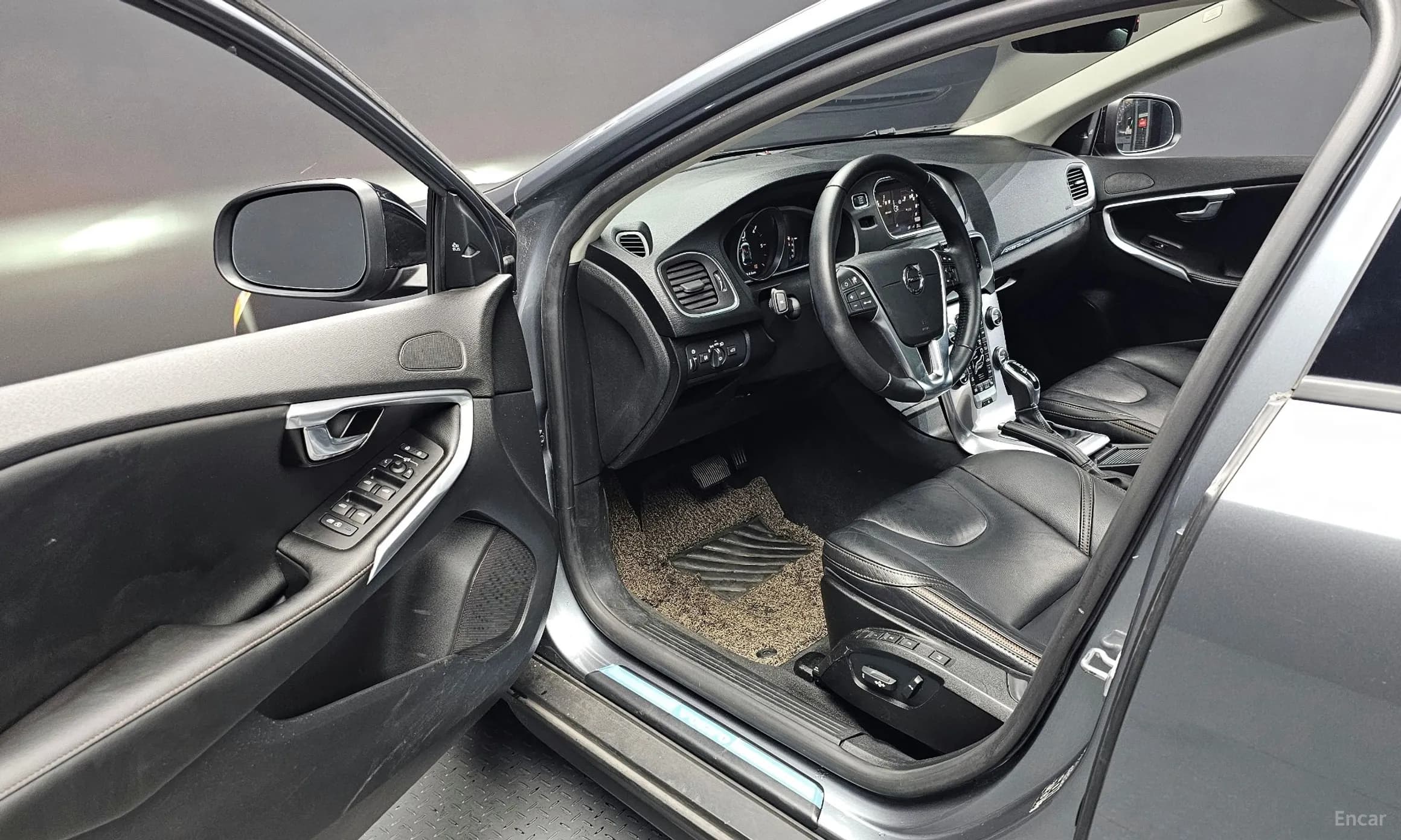 V40 Cross Country