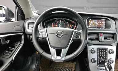V40 Cross Country