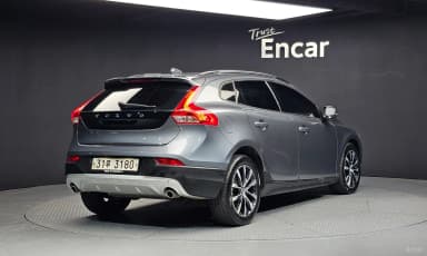 V40 Cross Country