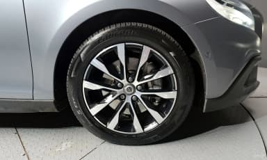 V40 Cross Country