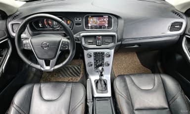 V40 Cross Country