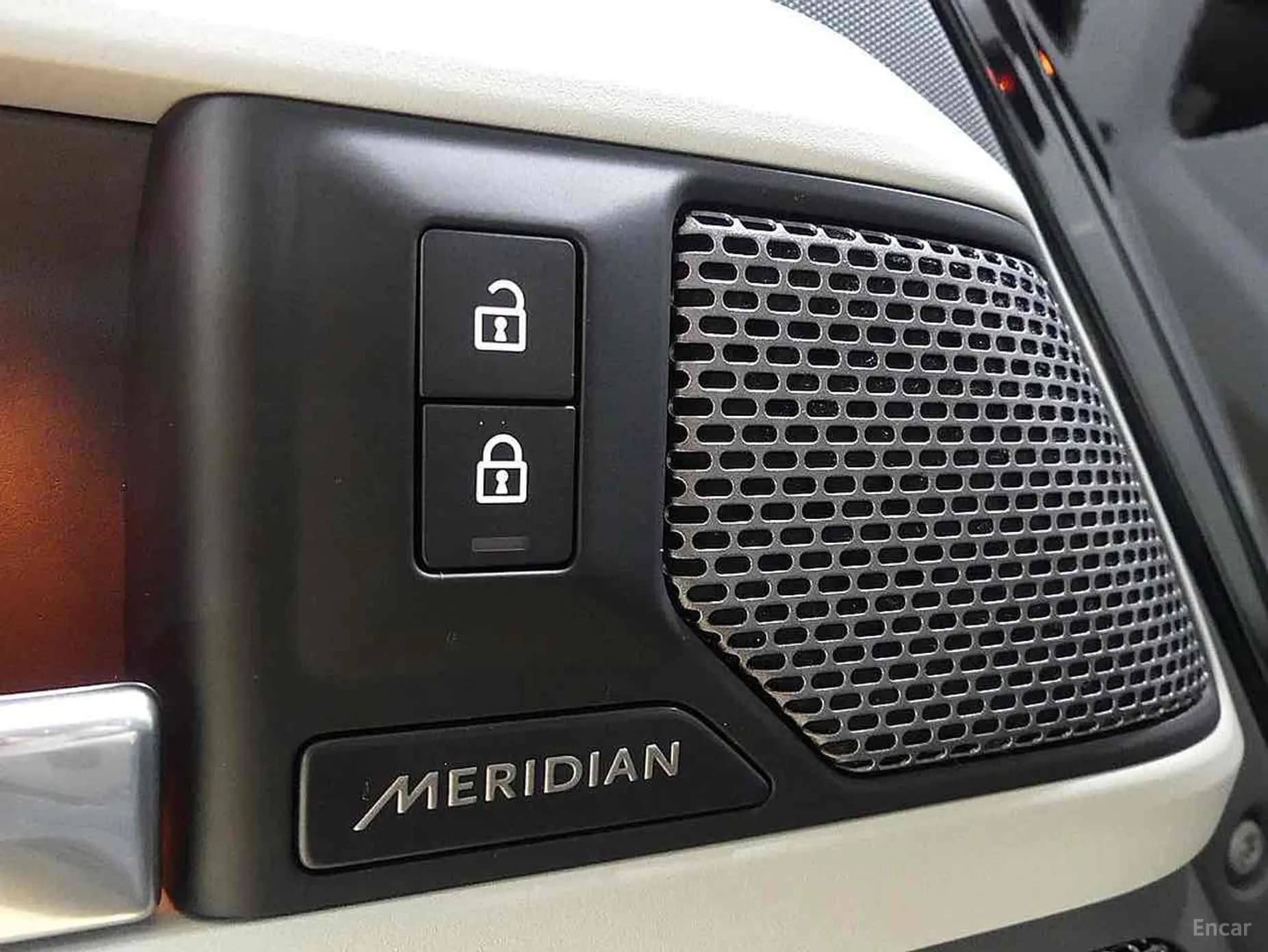 Defender (L663)