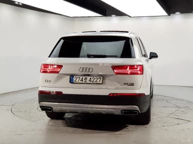 Q7 (4M)