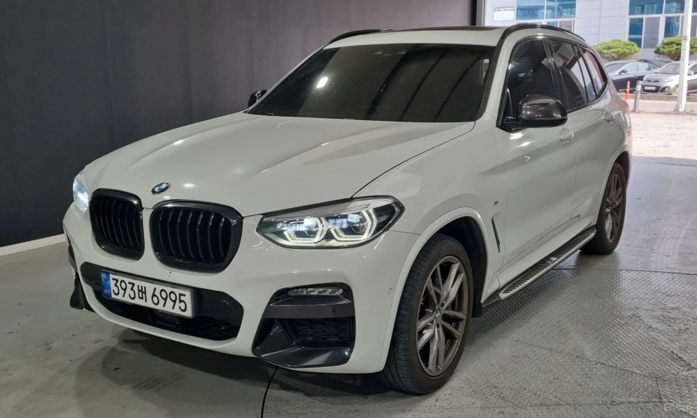 X3 (G01)