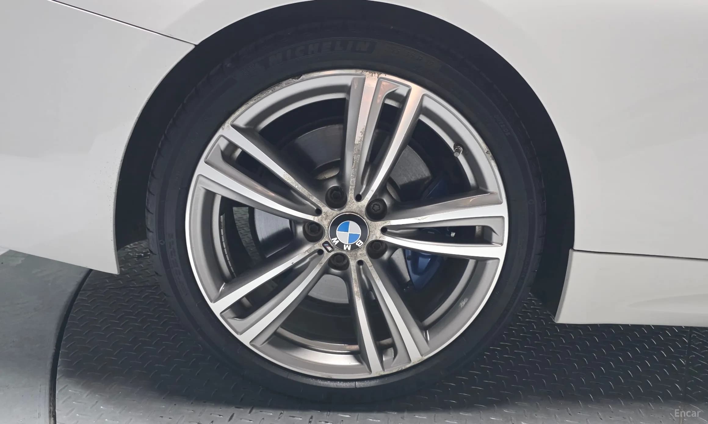 Series 4 (F32)