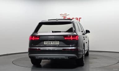 Q7 (4M)