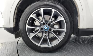 X5 (F15)