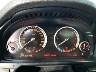 X5 (F15)