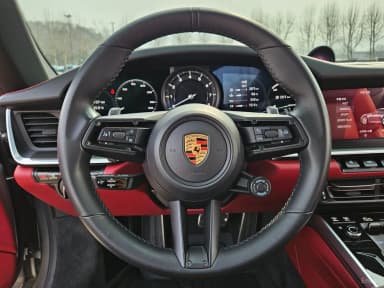 911 (992)