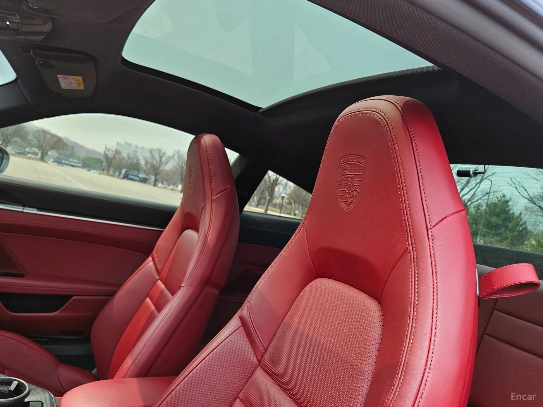 911 (992)