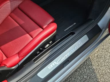 911 (992)