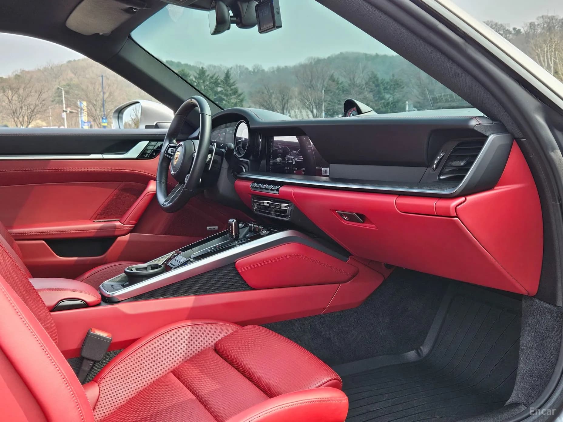 911 (992)