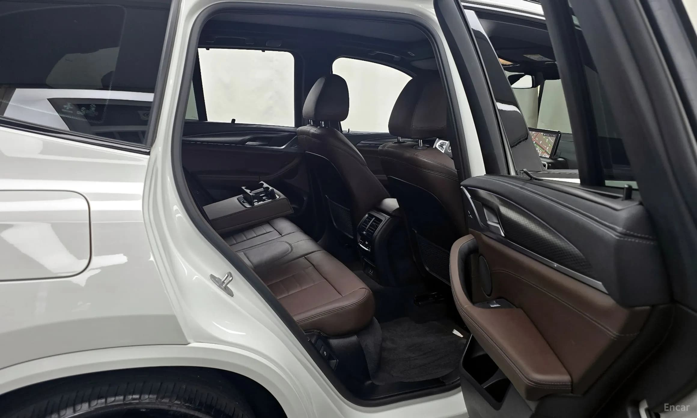 X3 (G01)