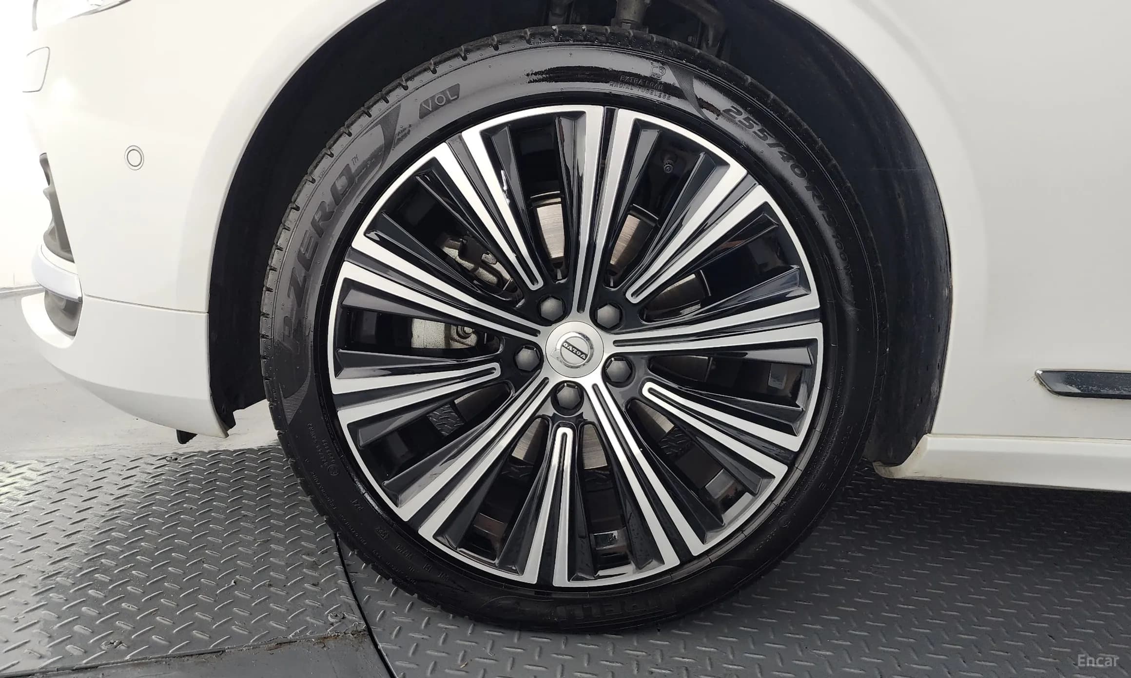 S90