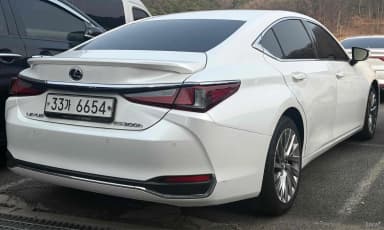 ES300h 7th Generation