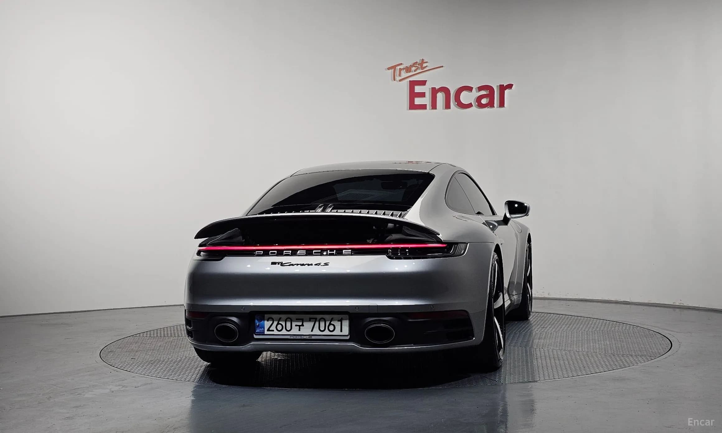 911 (992)