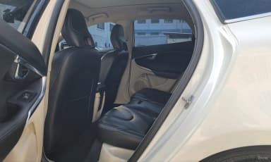 V40