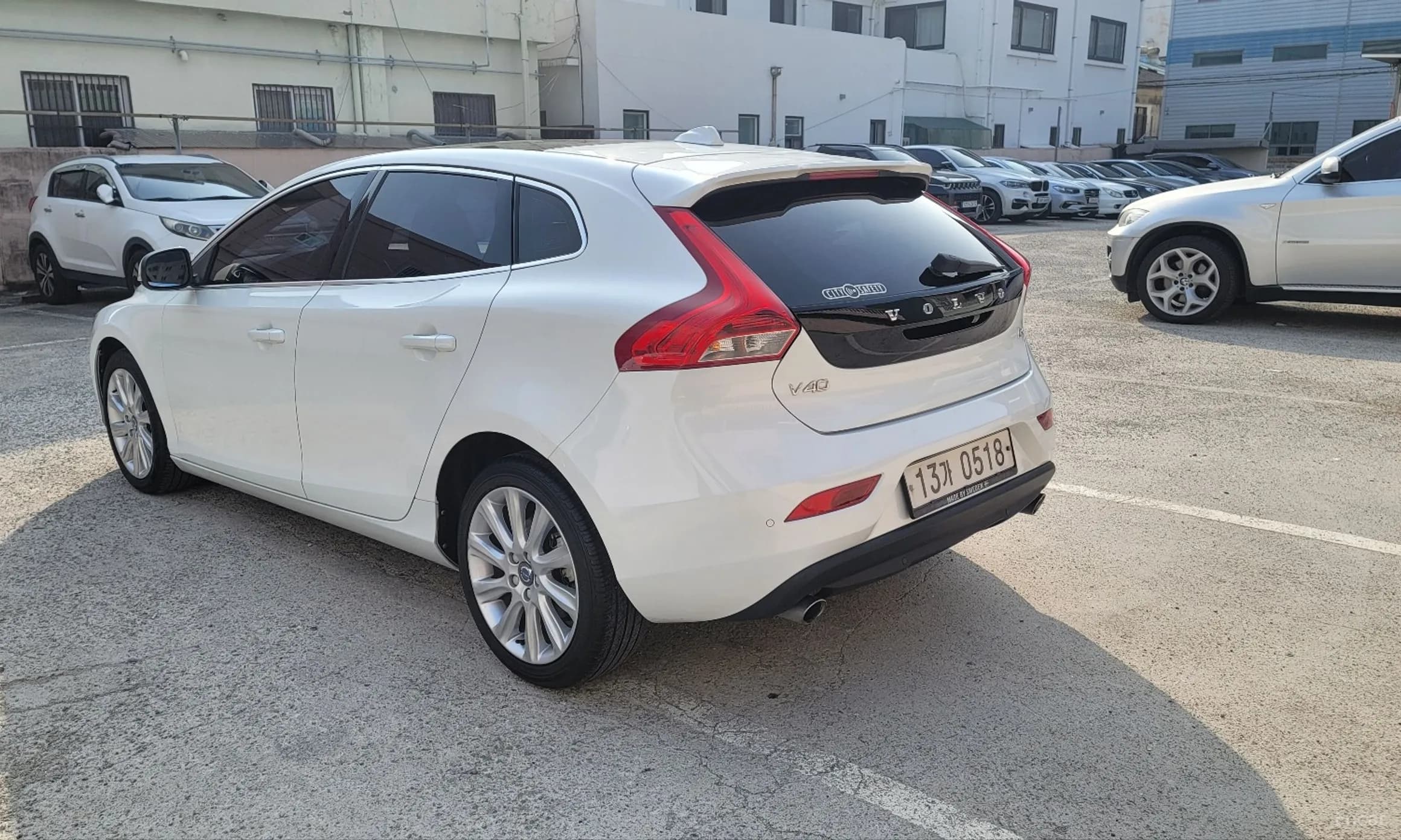 V40