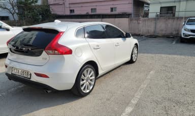 V40