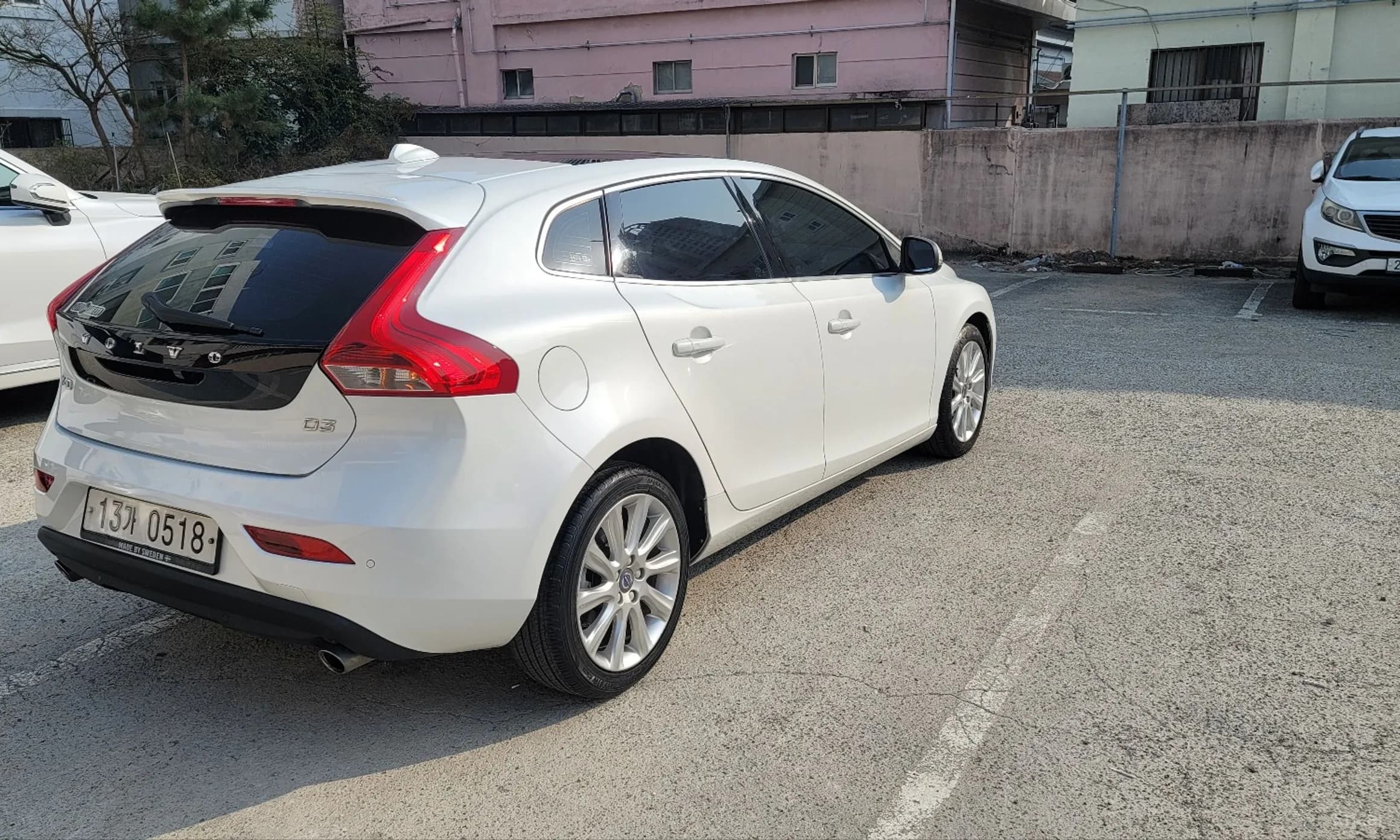 V40