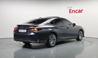ES300h 7th Generation