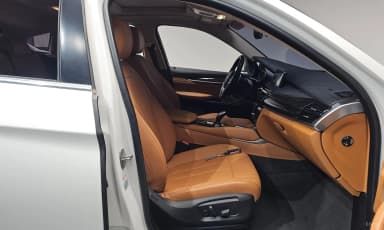 X6 (F16)