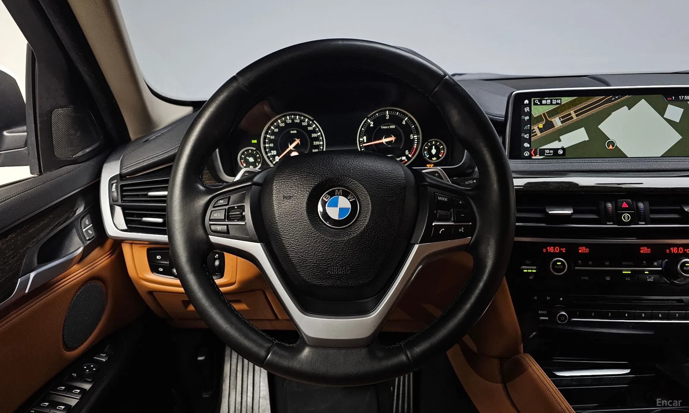 X6 (F16)