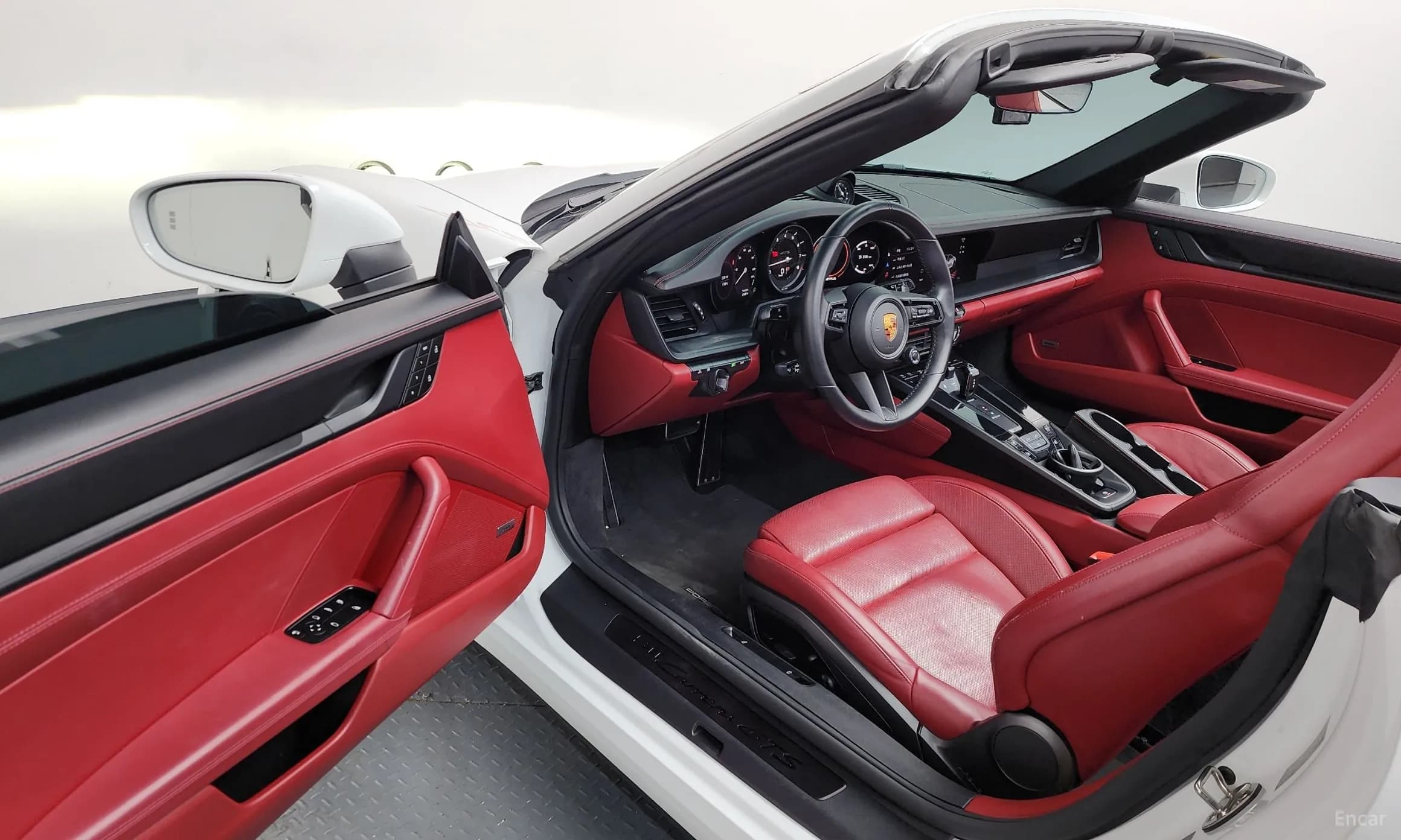 911 (992)