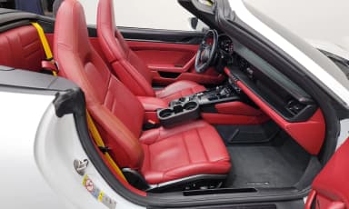 911 (992)