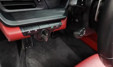 911 (992)