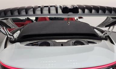 911 (992)