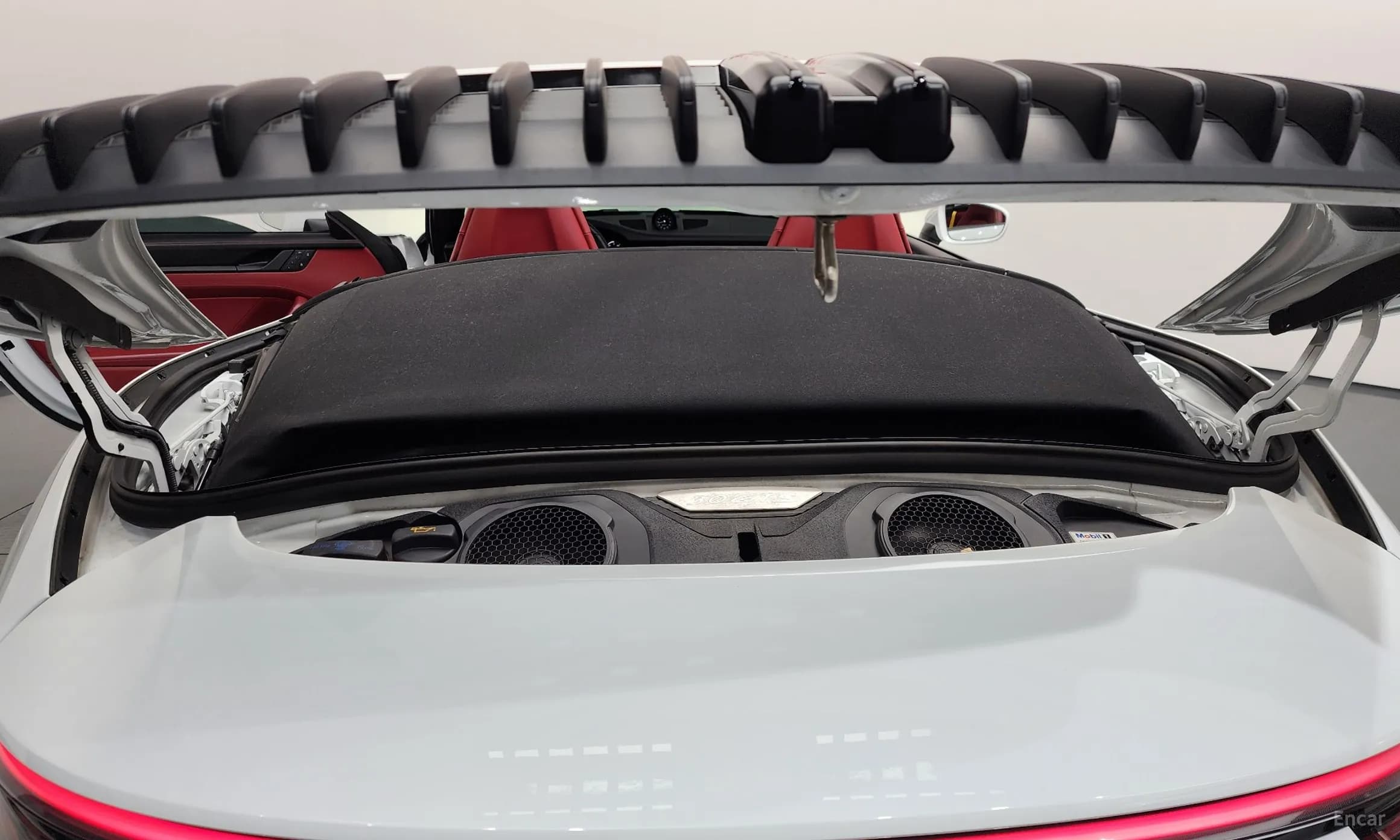 911 (992)