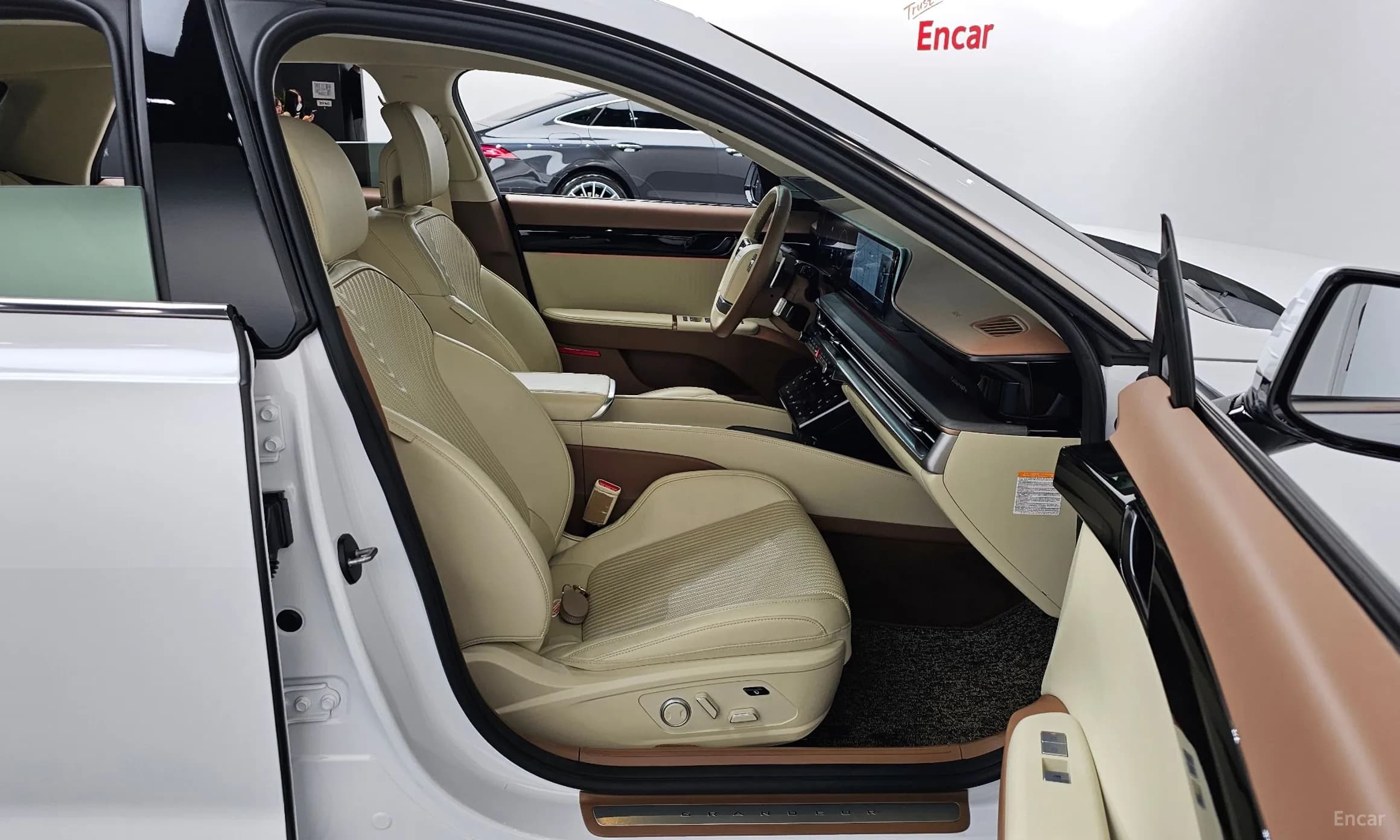 Grandeur Hybrid (GN7)