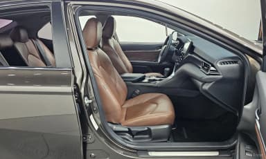 Camry (XV70)