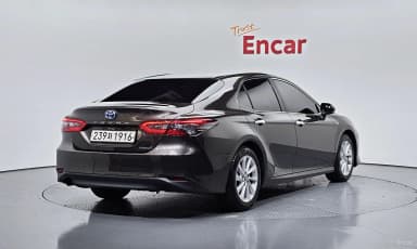 Camry (XV70)