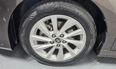 Camry (XV70)