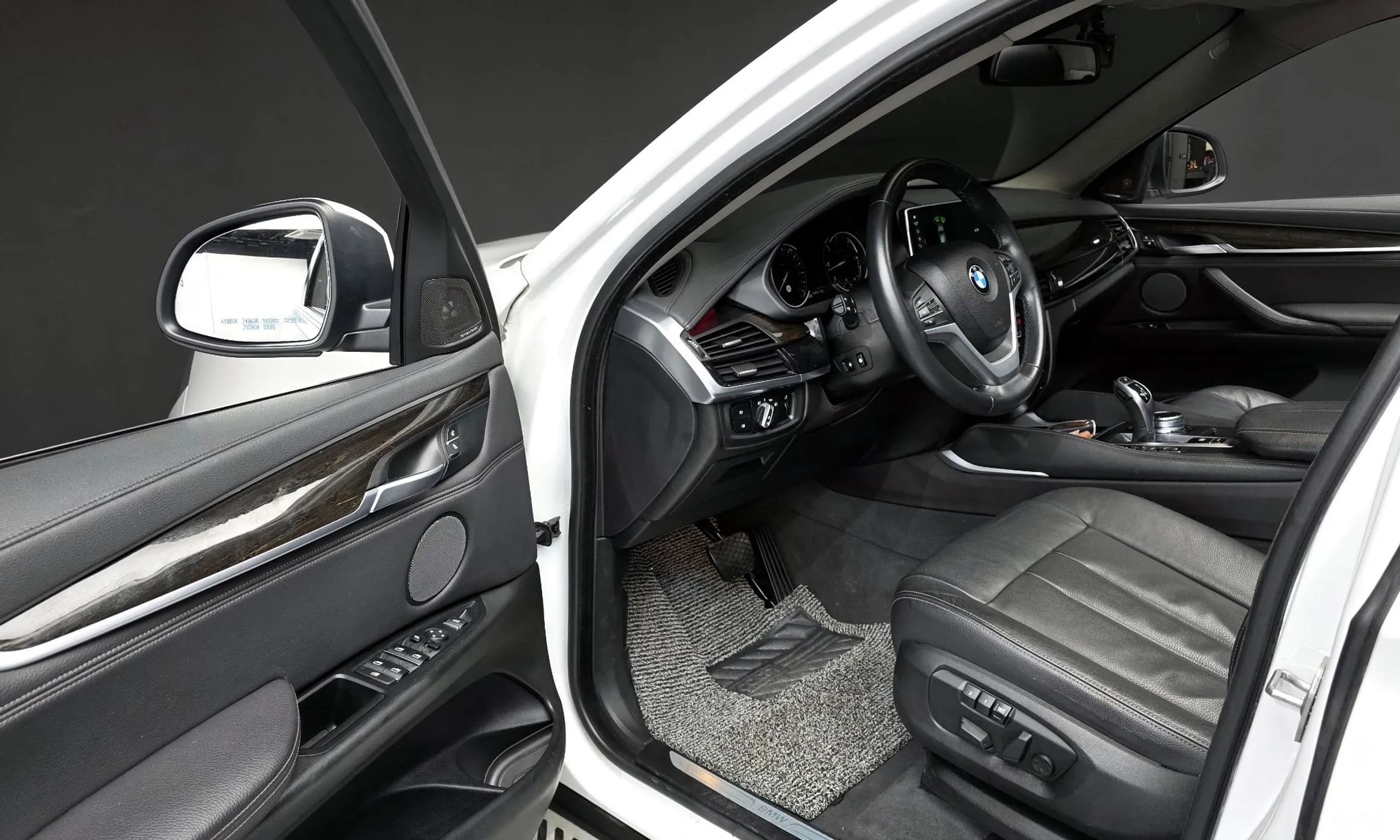 X6 (F16)