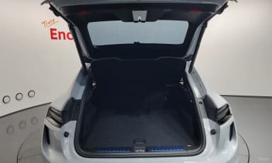 Macan EV