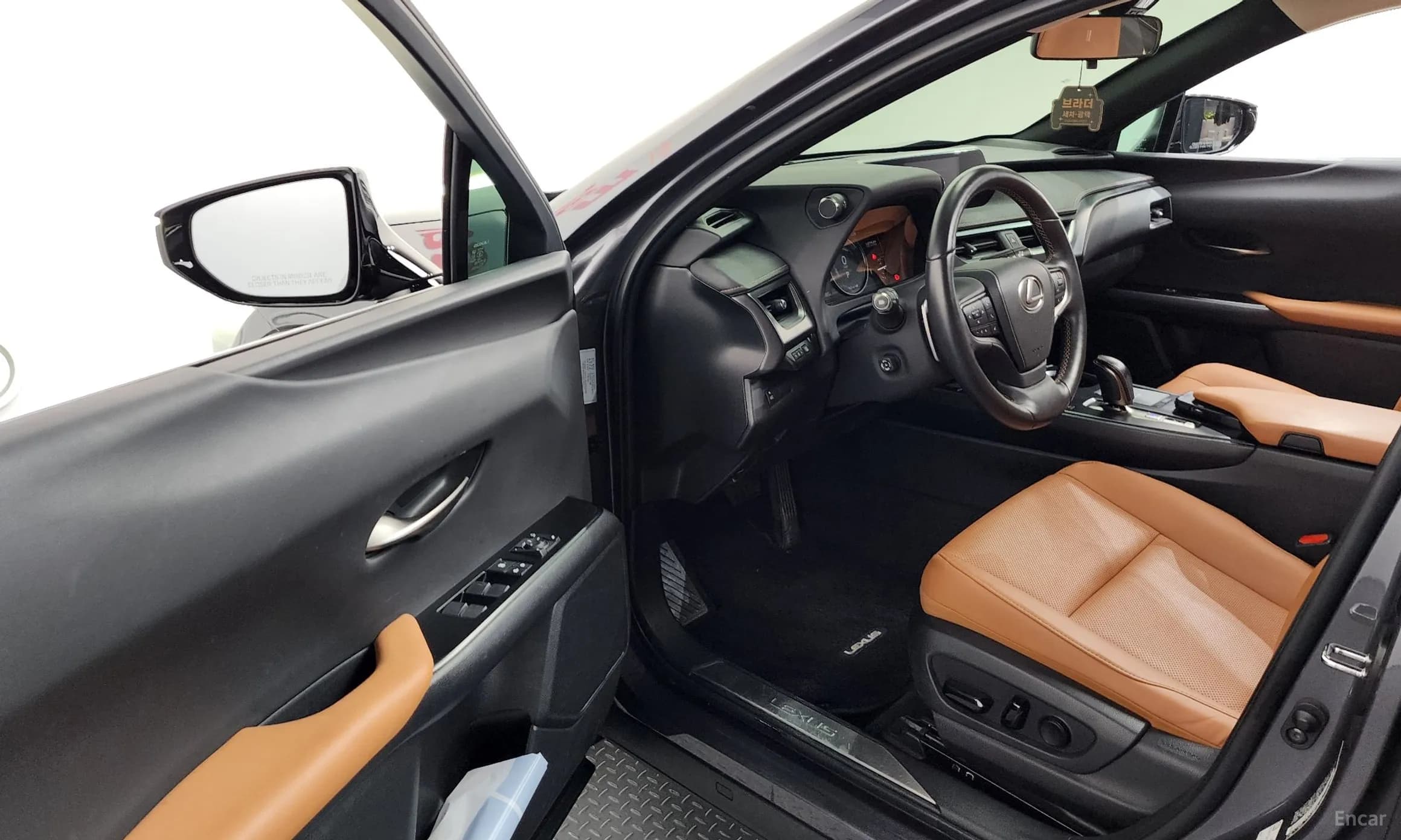 UX300e