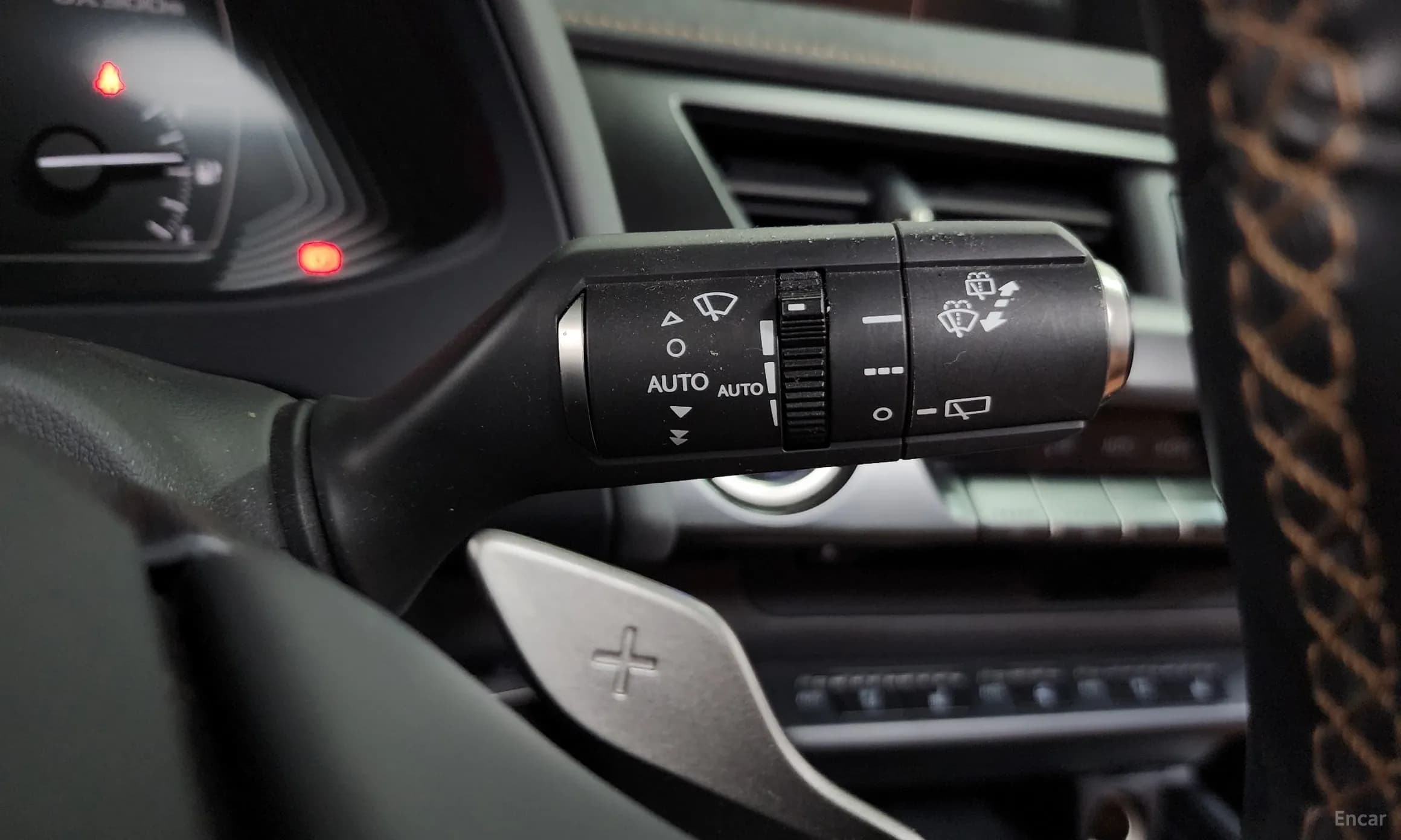 UX300e