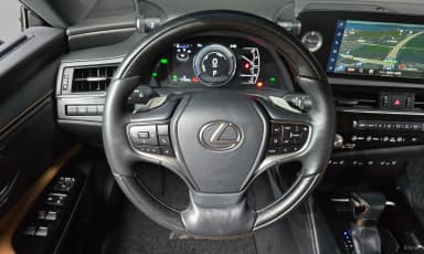 ES300h 7th Generation