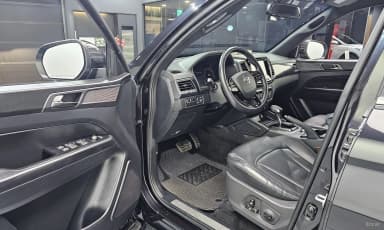 Rexton Sports Khan
