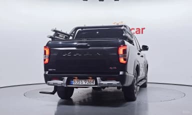 Rexton Sports Khan