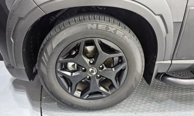 Rexton Sports Khan