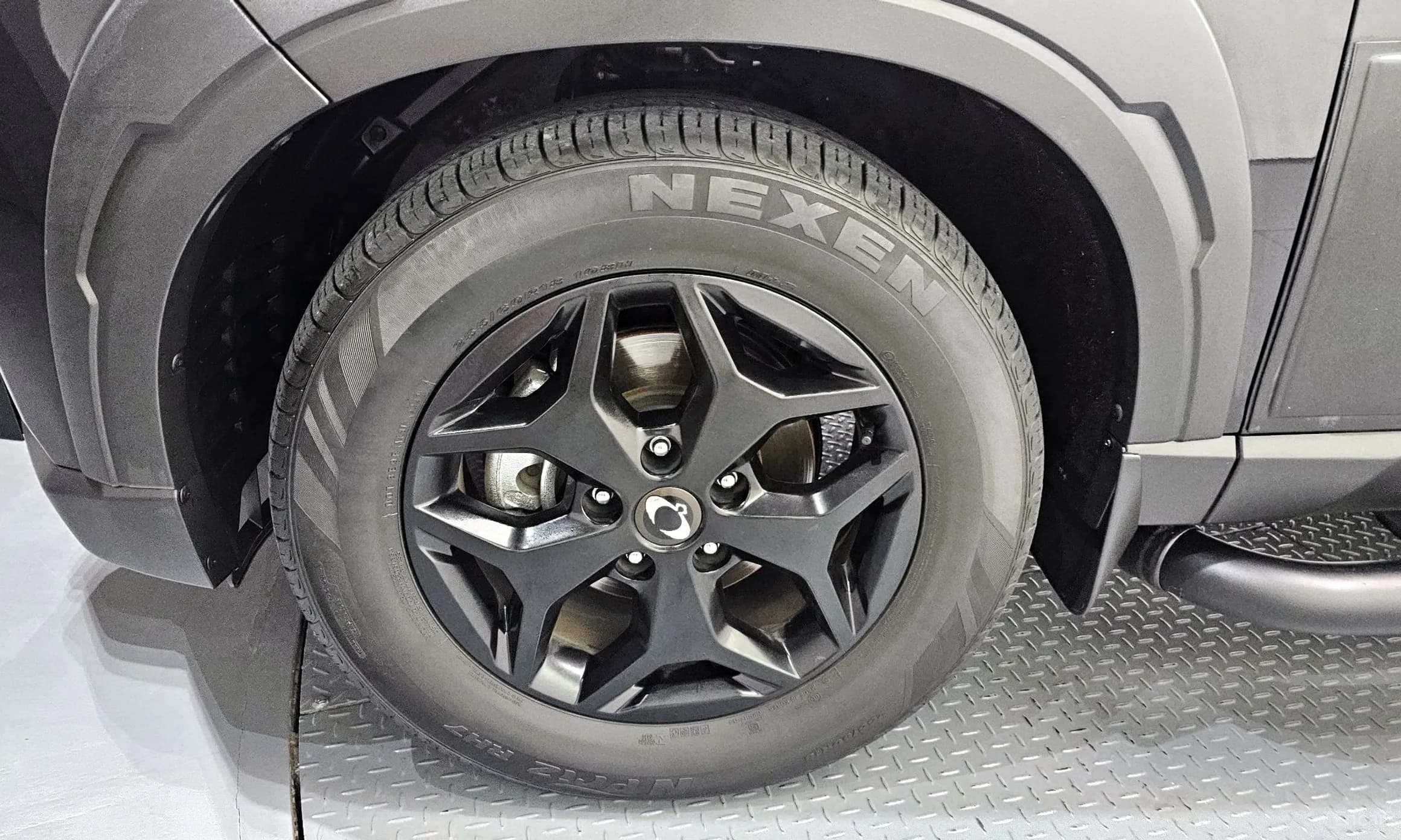 Rexton Sports Khan