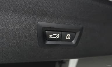 X4 (G02)