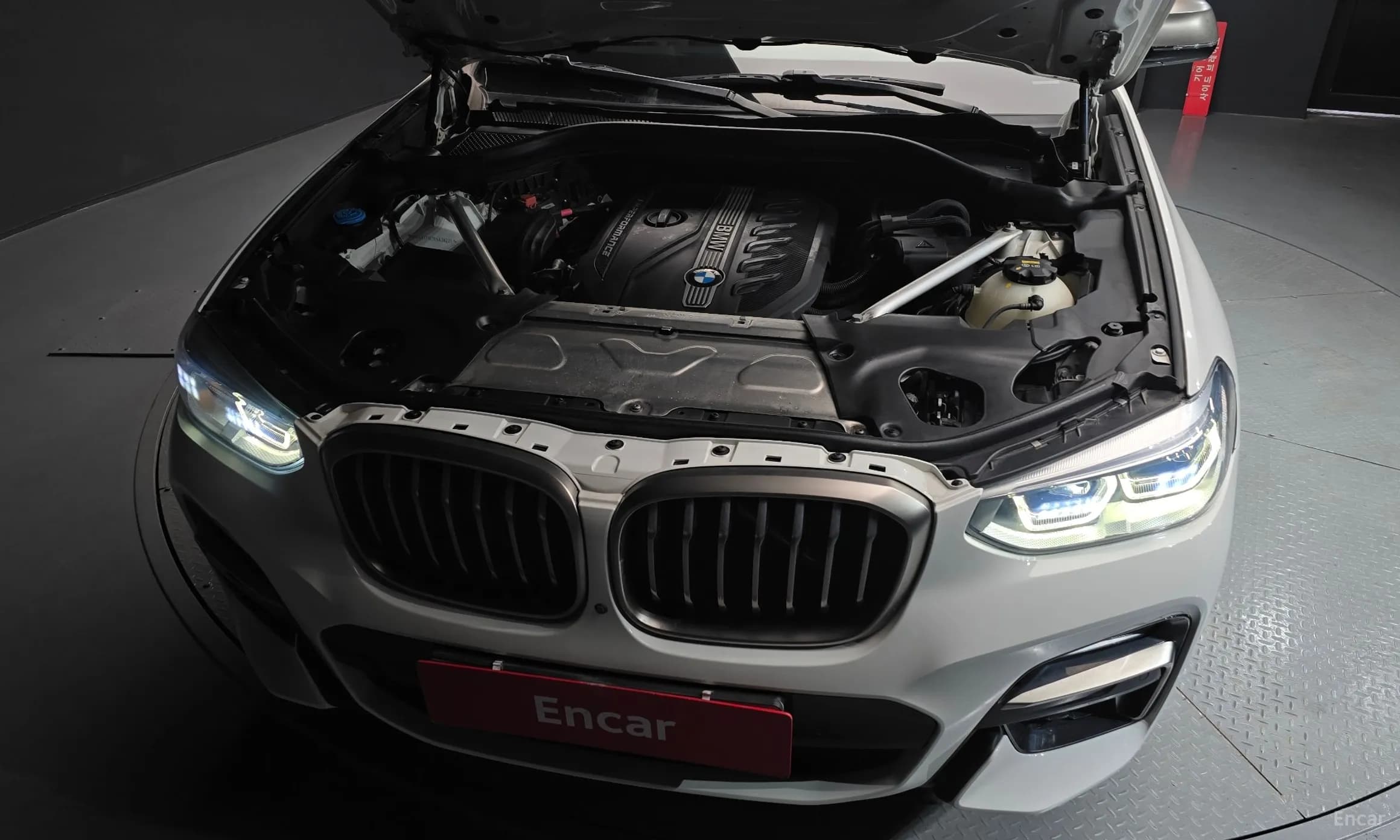 X4 (G02)