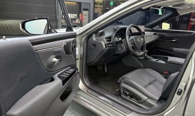 ES300h 7th Generation