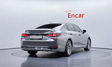 ES300h 7th Generation