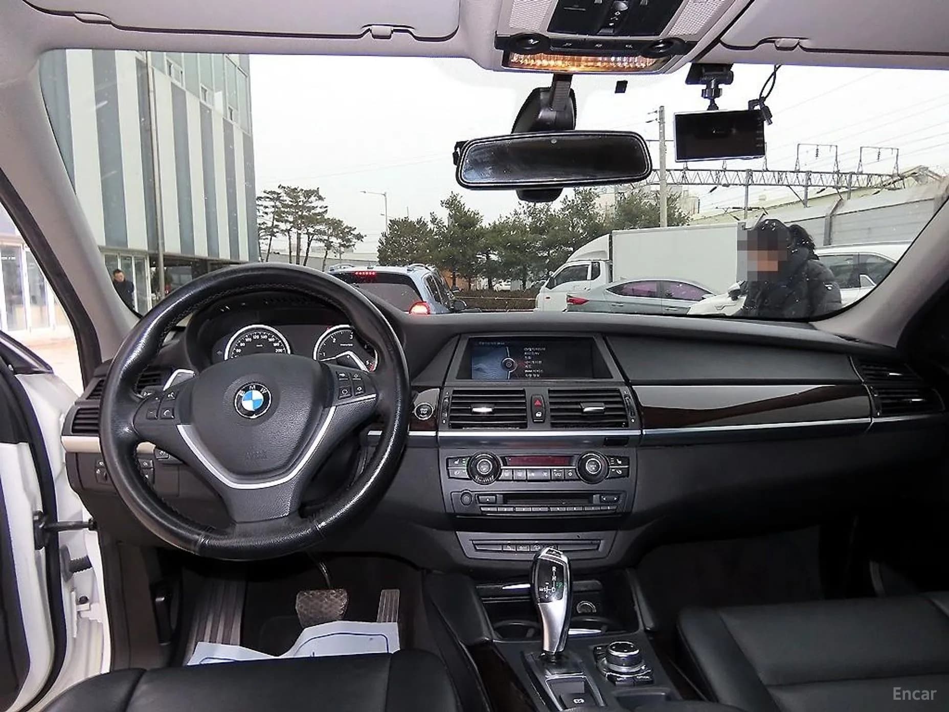 X6 (E71)